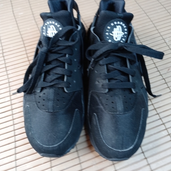 NIKE AIR HUARACHE Triple Black Trainer 318429-003 men\'s sz 8.  519pm main image 9